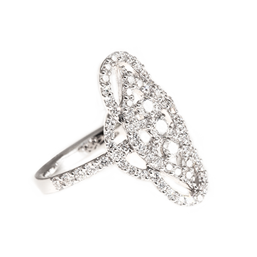 Кольцо из белого золота 18 карат с бриллиантами.